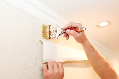 Pose de papier peint à Chalencon — revêtements muraux et toiles de verre